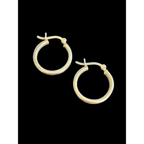 Sterling Silver 18mm Hoop Earrings 925 2mm Wide - Picture 1 of 4